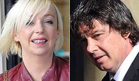 Hầu tòa vì được vợ tặng súng AK