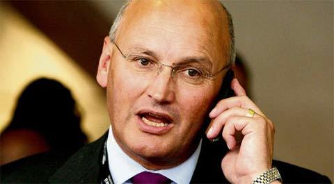 Giám đốc cảnh sát London từ chức vì vụ nghe lén