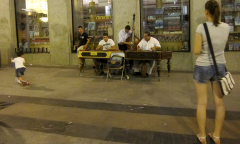 Những nghệ sỹ lang thang thành Madrid