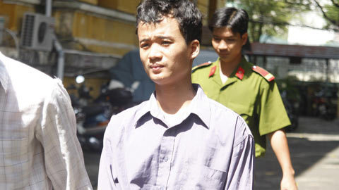 Hai anh em vào tù vì đánh trộm