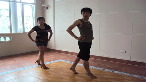 Những 'chàng trai cao gót' trong hiphop sexy