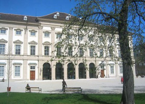 Kinh ngạc cuộc sống xa hoa của những 'ông hoàng'