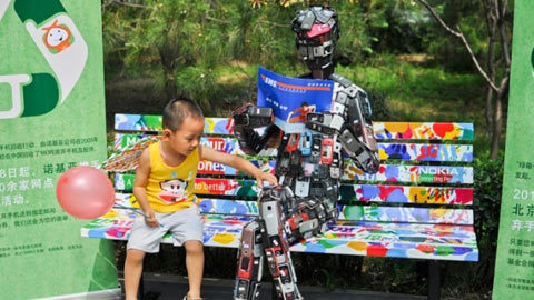Robot làm từ 