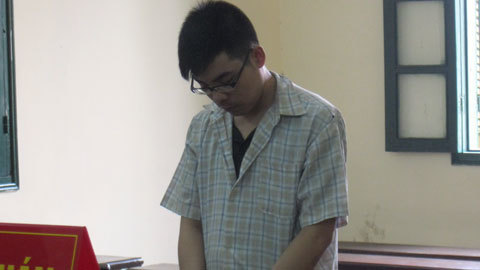 'Yêu' bé gái lớp 6, nhận 13 năm tù