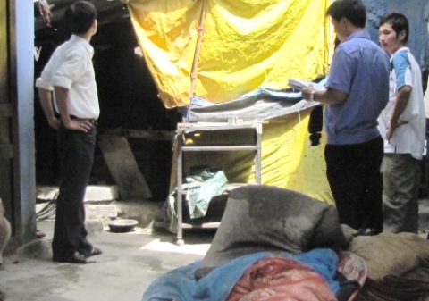 Nhờ cháu mua 2 lít xăng để tự thiêu