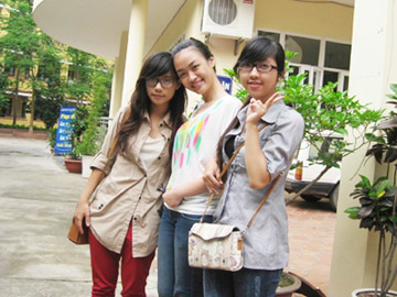 'Chân dài' xin tài trợ