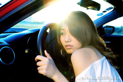 Gái xinh đọ dáng cùng xe đẹp