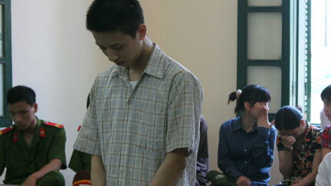 Gã trai sát hại dã man bảo vệ ngân hàng