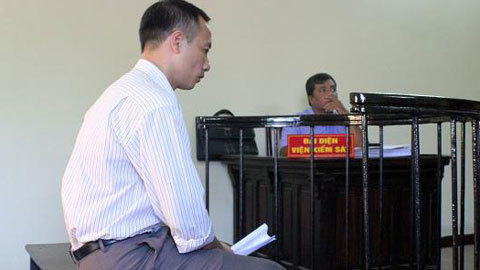 Nhân viên HK dọa bom trên máy bay bị tù