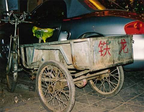 Ở Trung Quốc, giàu đồng nghĩa mất bạn