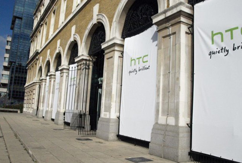 HTC xuống nước trong vụ kiện với Apple