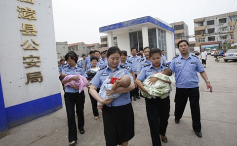 Trung Quốc: Cứu 89 trẻ khỏi đường dây buôn người