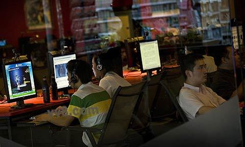 Sinh con để bán lấy tiền chơi game