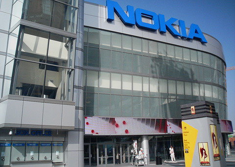 Nokia sai đường, thương hiệu bị phá hoại