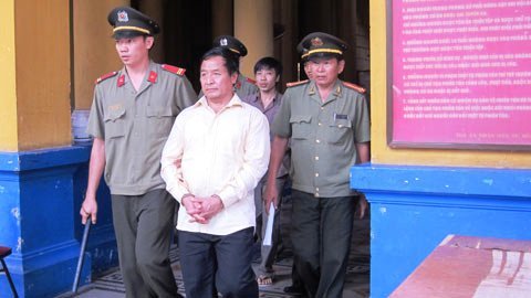 Giám đốc thuê giang hồ giết người: Chỉ muốn dằn mặt?