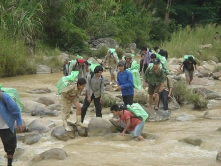 Vụ tự sát ở bãi vàng: Mâu thuẫn với chủ?