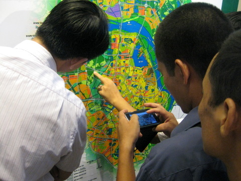 Người dân nóng lòng xem quy hoạch Hà Nội