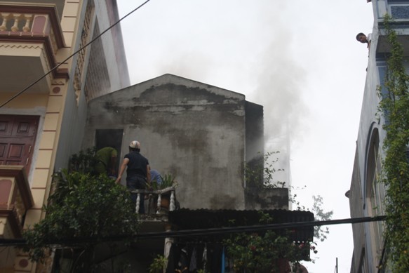 Cháy nhà 3 tầng ở Hà Nội