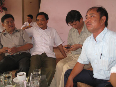 XKLĐ “chui” sang Nga, bị nhốt và sống chui lủi