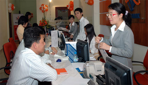 Lãi nghìn tỷ, nhà băng vẫn thấp thỏm