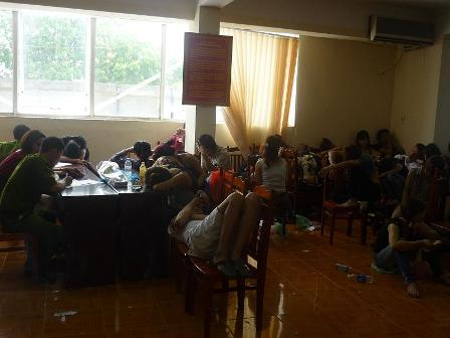 Theo chân teen, đột nhập 'động chơi'