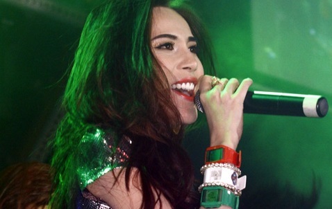 Thủy Tiên so tài sắc với Hà Hồ