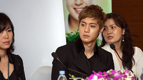 Kim Hyun Joong diễn mặt lạnh tại Việt Nam