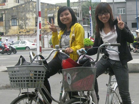 Hú vía nữ sinh đi học về khuya gặp 'dê già'