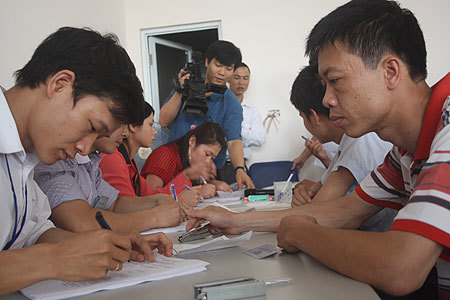 Nhà thu nhập thấp điêu đứng vì... hét giá trên trời