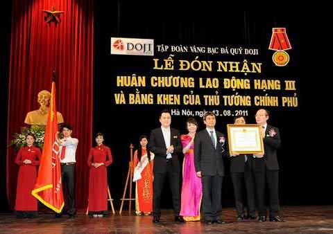 Vinh danh 