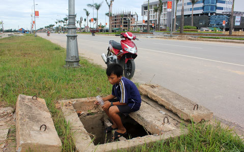 “Miệng hà bá” chực chờ trong khu đô thị