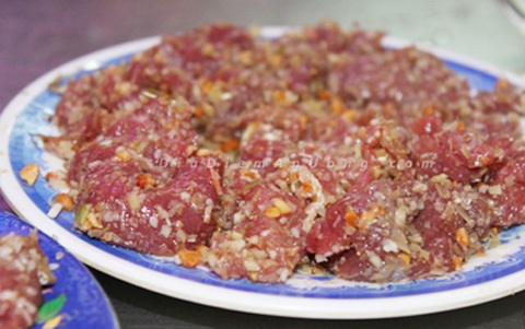 Đào trâu bò chết lên... chế biến thành đặc sản