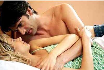 Vợ chân dài, sợ khó đáp ứng chuyện 'yêu'