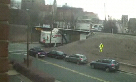 Gầm cầu tử thần của ô tô