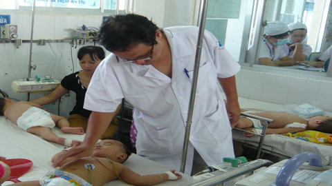 Tay chân miệng: Vì sao không công bố dịch?