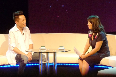 MC Tạ Bích Loan khiến Tùng Dương... bối rối!