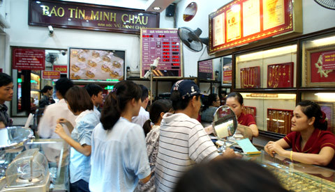 Vàng đột ngột phi mã: 47 triệu đồng/lượng