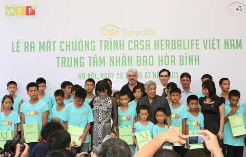 HerbalifeVN cải thiện bữa ăn cho trẻ có hoàn cảnh đặc biệt