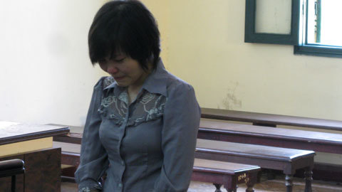 Nữ sinh lừa tình, tiền giảng viên đại học