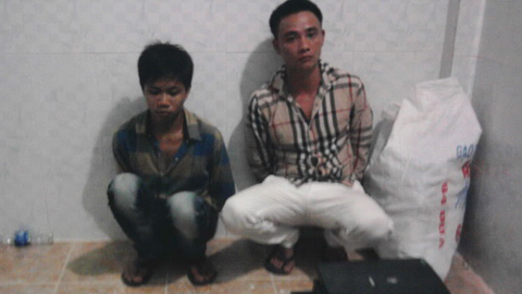 Phá ổ làm bằng cấp, giấy tờ giả tại phòng trọ