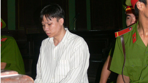 Tội ác của kẻ nhẫn tâm thiêu vợ, 3 con nhỏ