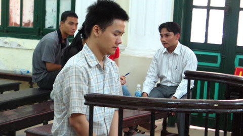 Tăng hình phạt lái xe “điên” trên phố Hà Nội