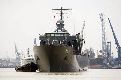 Cận cảnh tàu Hải quân Singapore thăm TP Hồ Chí Minh