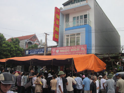Xác định nhóm nghi can vụ cướp tiệm vàng