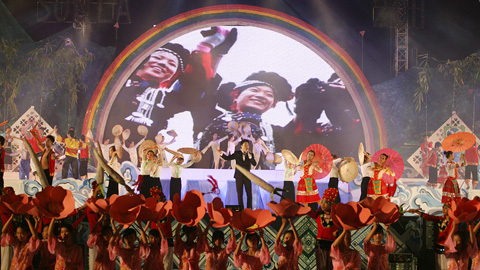 Khai mạc lễ hội du lịch qua miền Tây Bắc