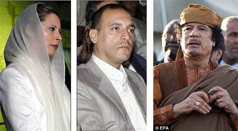 Vợ con Gaddafi chạy trốn sang Algeria