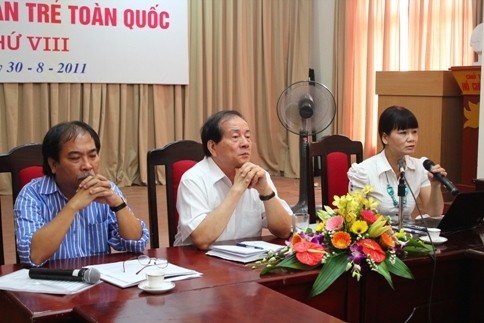 Hội nghị nhà văn trẻ 2011: chỉ biết cố gắng mà làm!