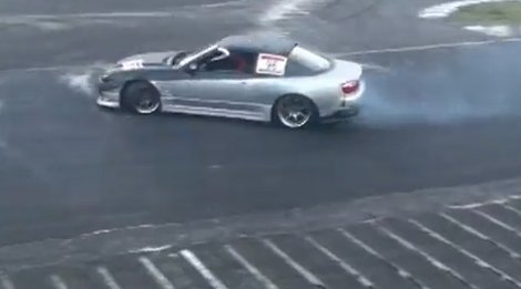 Màn drift 11 phút nghẹt thở
