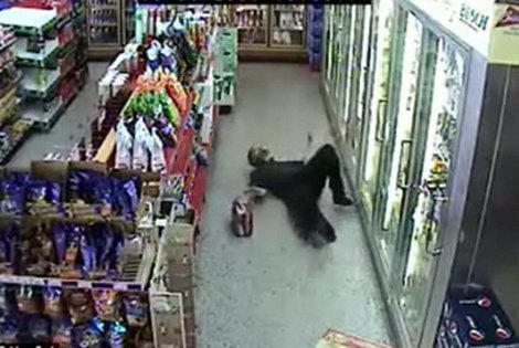 Cảnh người đàn ông say xỉn tức cười