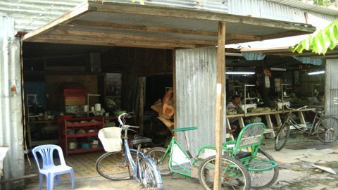 Cơ sở dạy nghề cho người khuyết tật bị đập phá